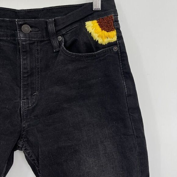 Levi’s Black Distressed 511 Slim Fit Sunshine Cuffed Denim Shorts Size 32 - Picture 2 of 6